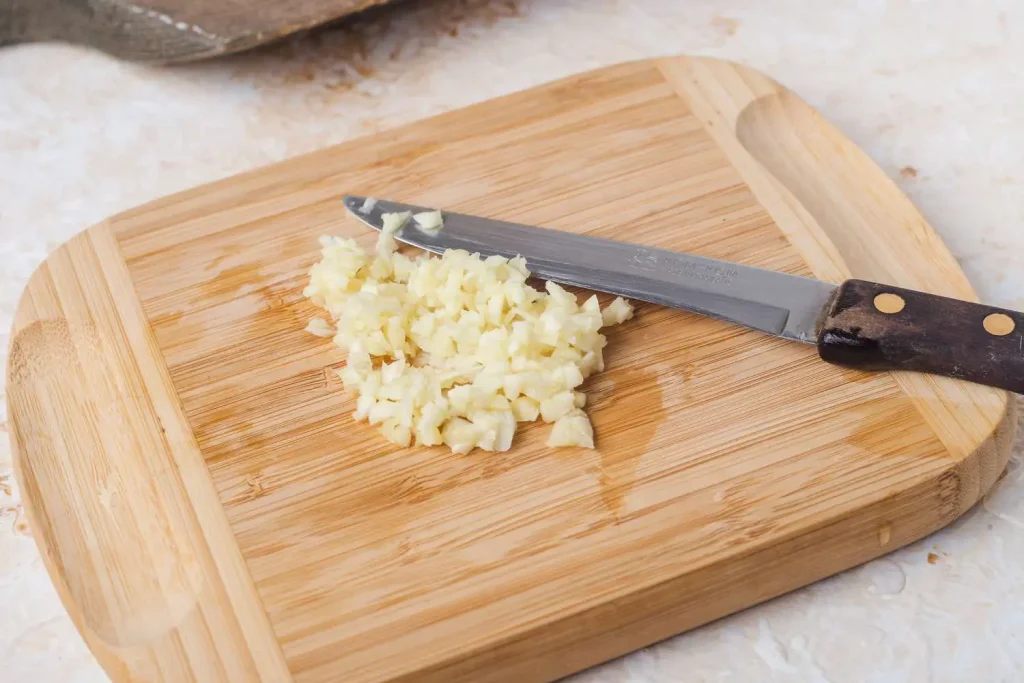 what does mince mean in cooking?