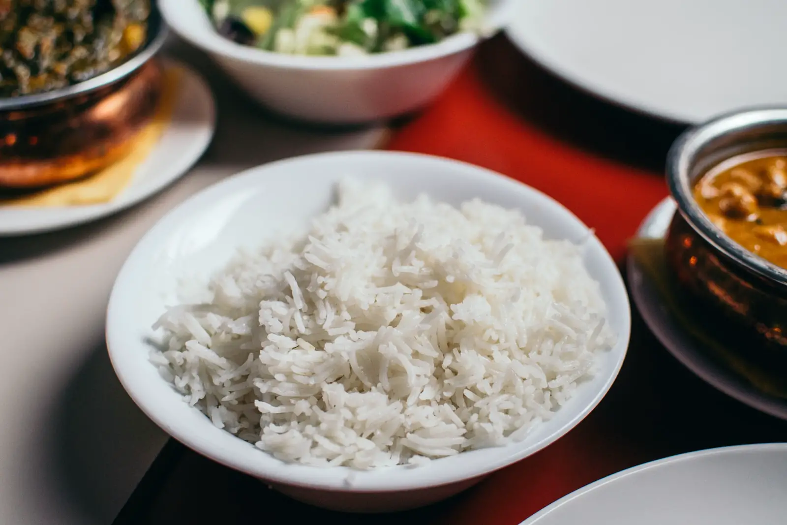 does cooked rice need to be refrigerated?