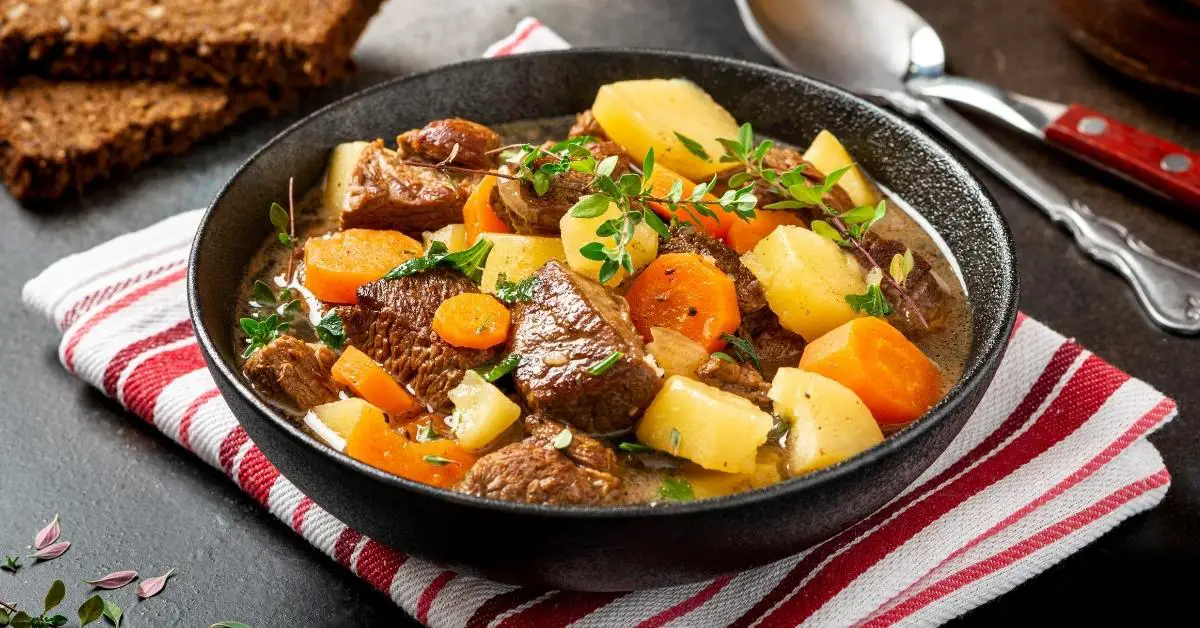 is beef stew and pot roast the same?