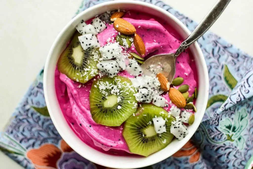 what does pitaya bowl taste like?
