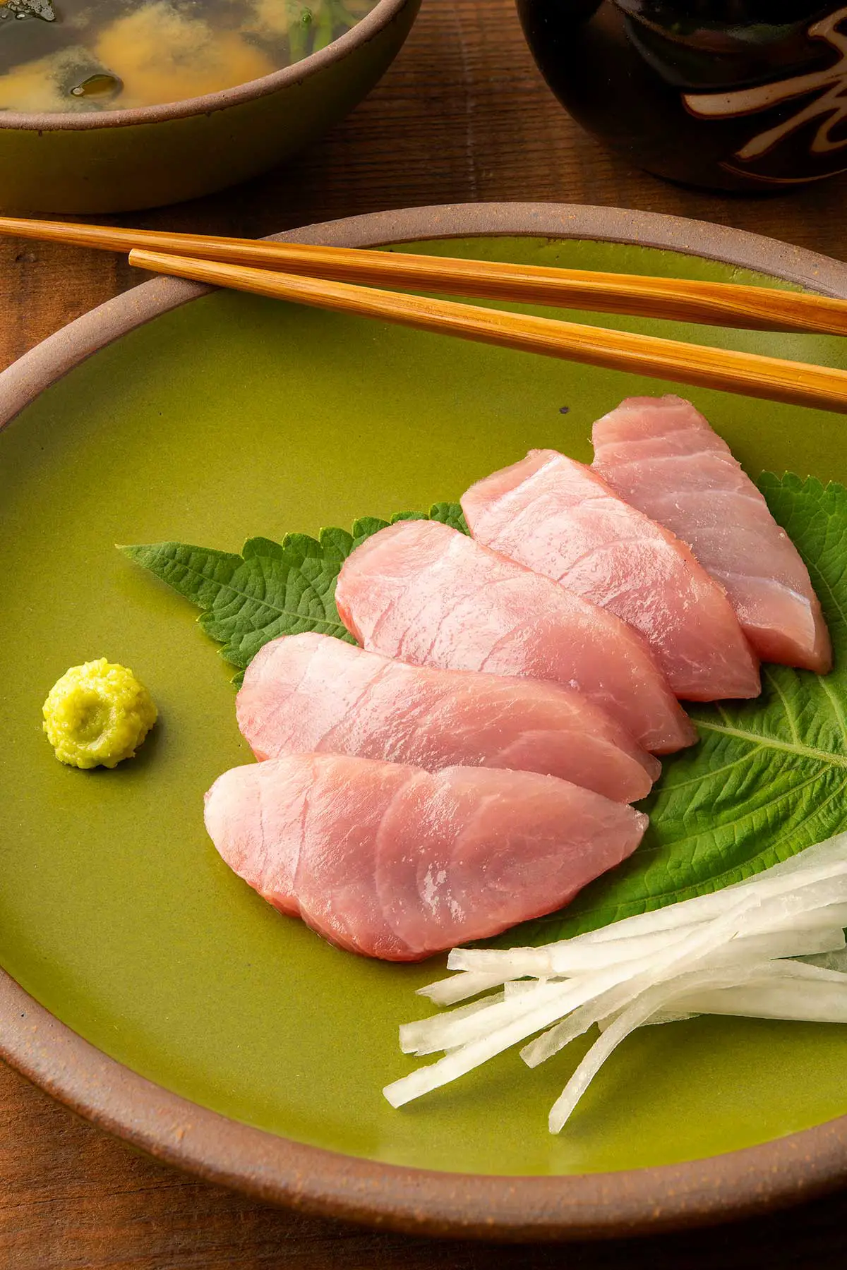 what does hamachi taste like?