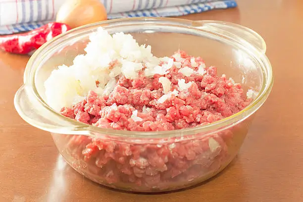 is ground pork healthier than ground beef?