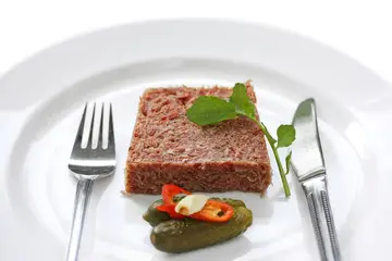 can chickens eat corned beef?