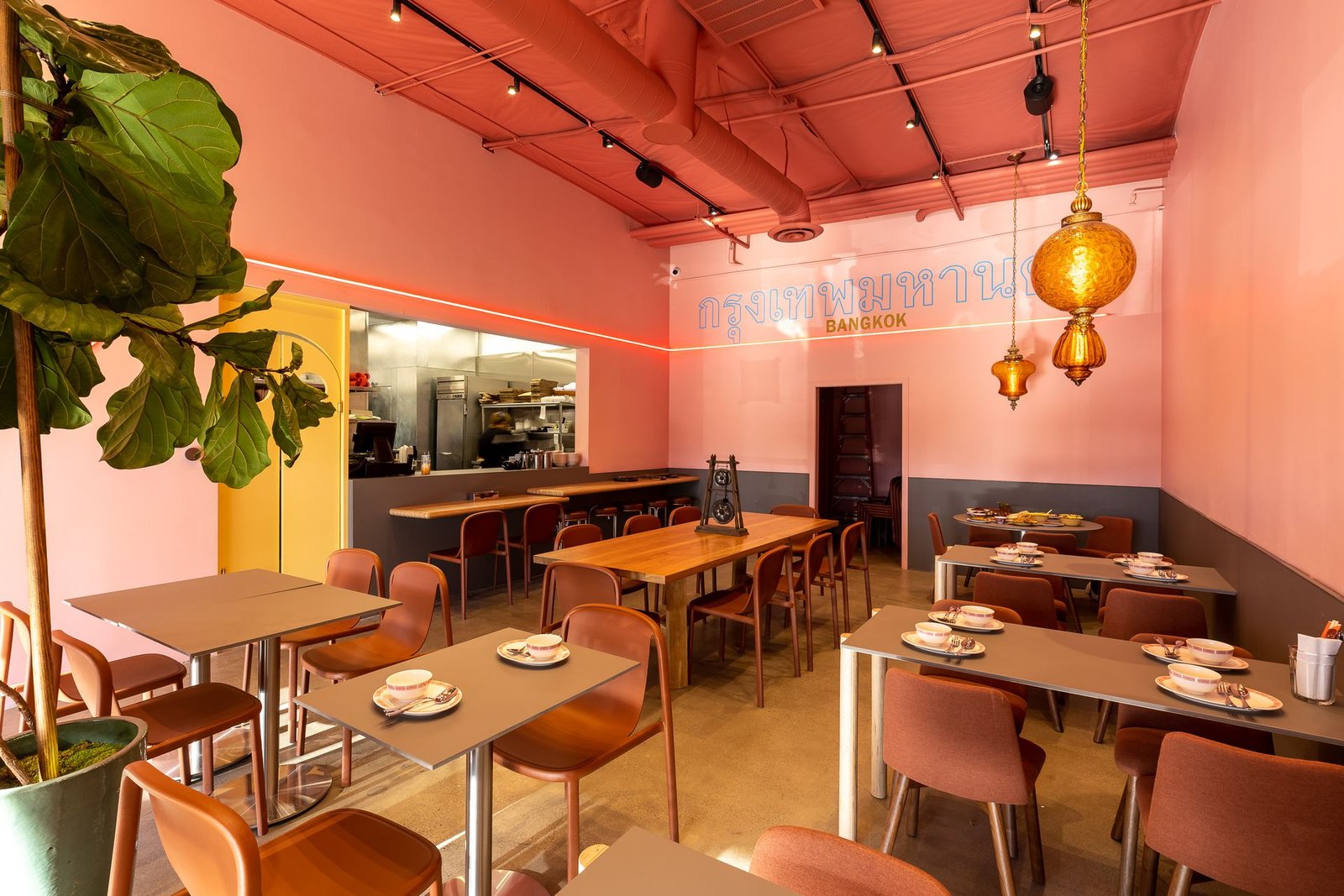Tuk Tuk Thai Opens in West LA Serving Stellar Thai Street Food - Eater LA