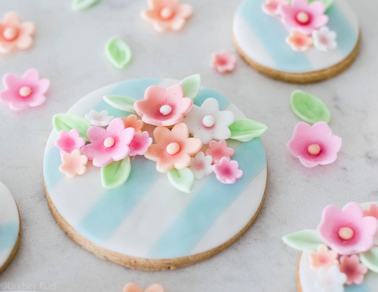Fondant Flower Sugar Cookies — Honey Blonde