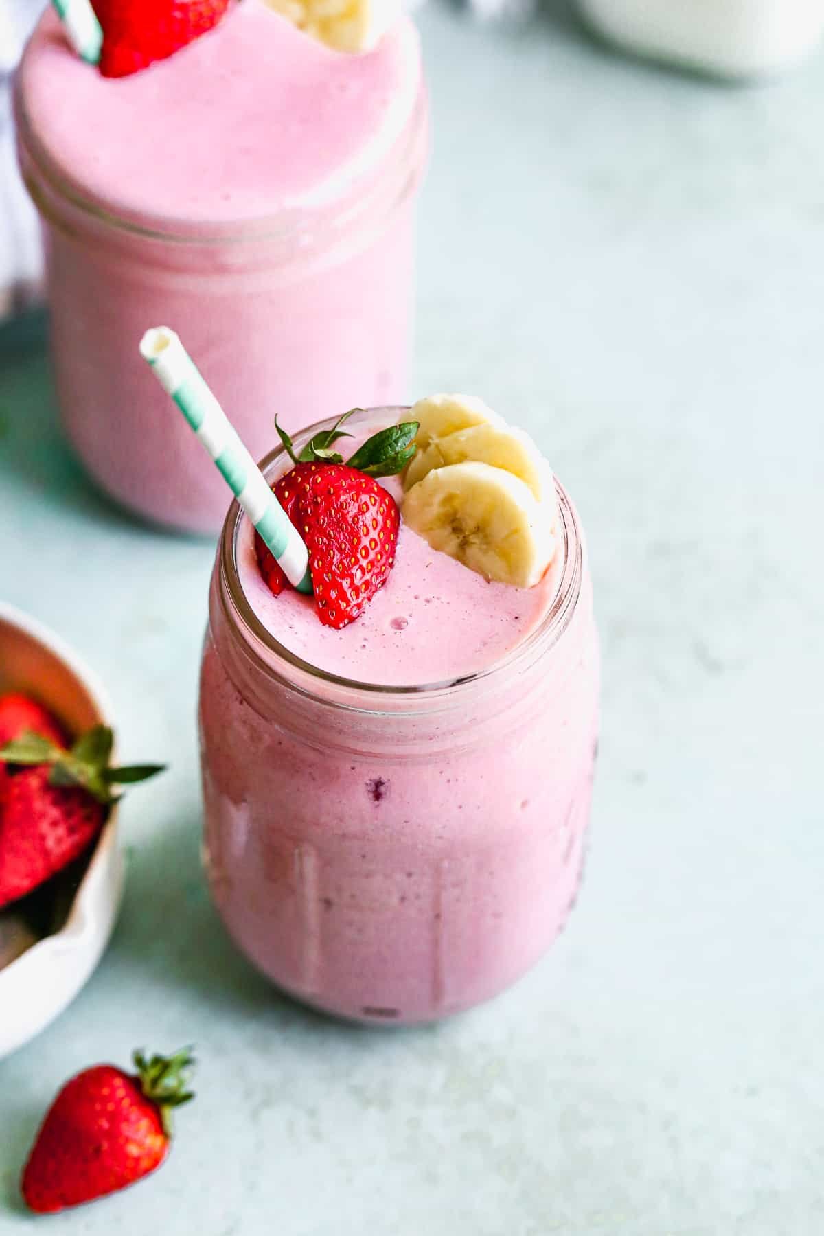 Strawberry Banana Smoothie - Tastes Better From Scratch