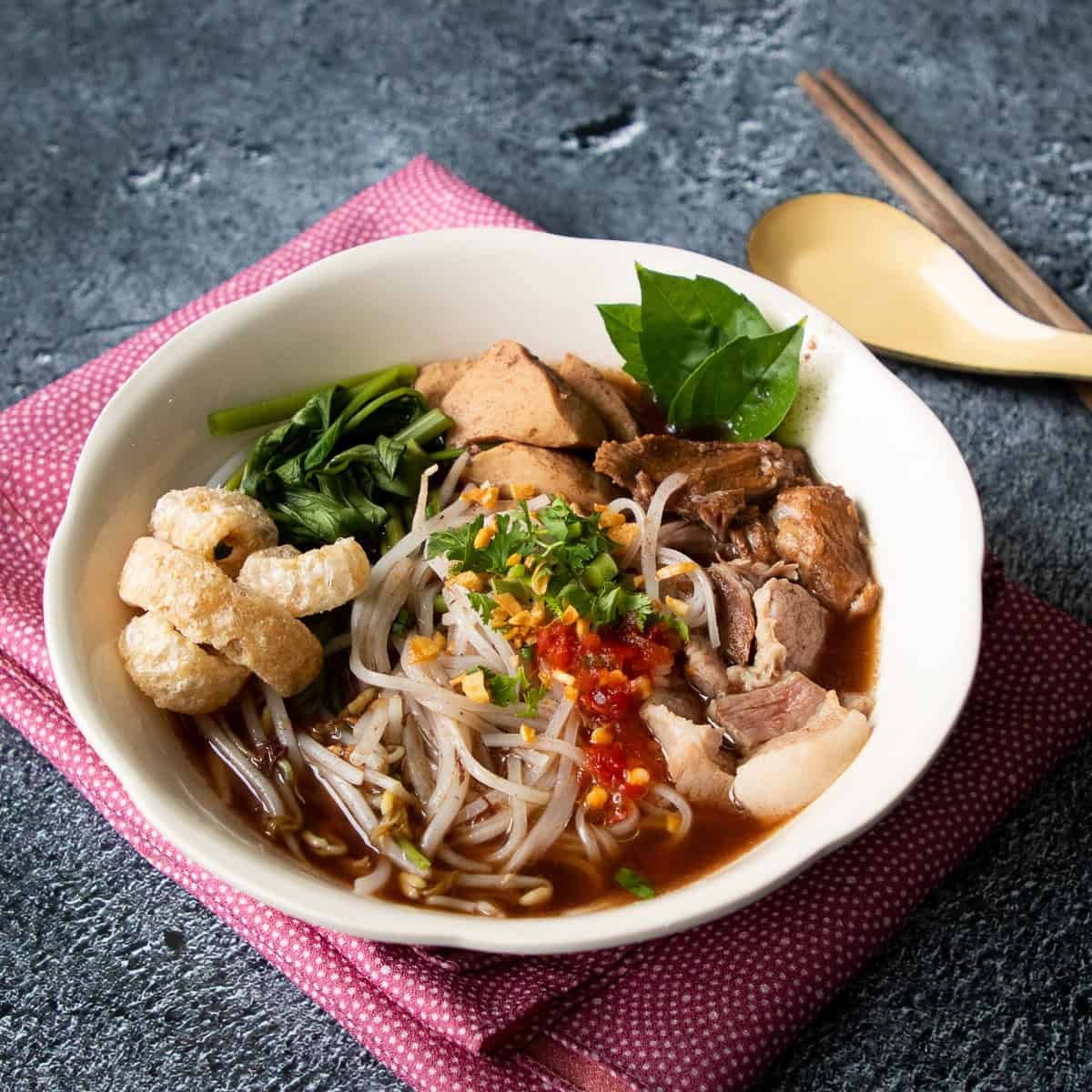 Authetic Thai Boat Noodles (guay tiew reua)