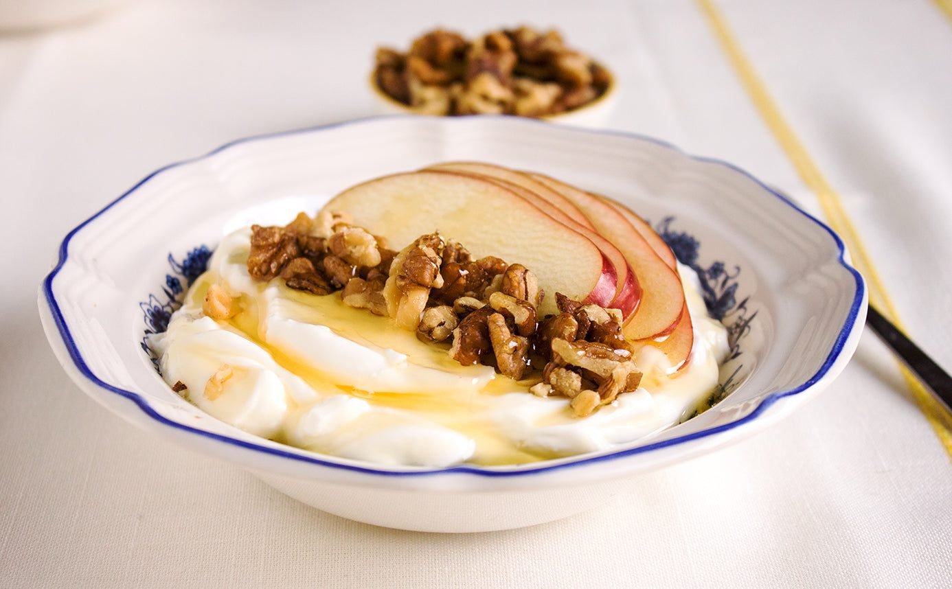 Greek breakfast: yogurt, honey and nuts – Greek Flavours