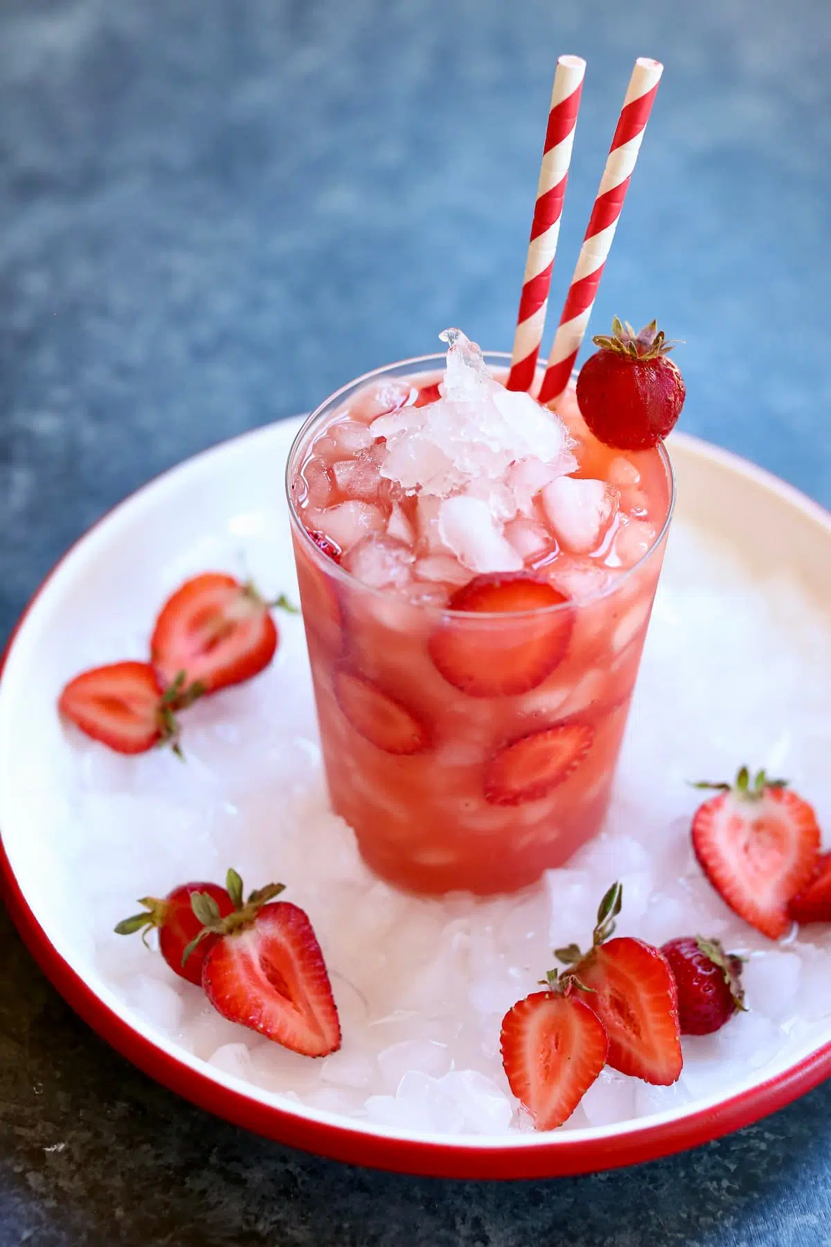 How To Make The Strawberry Acai Refresher - Studio Delicious