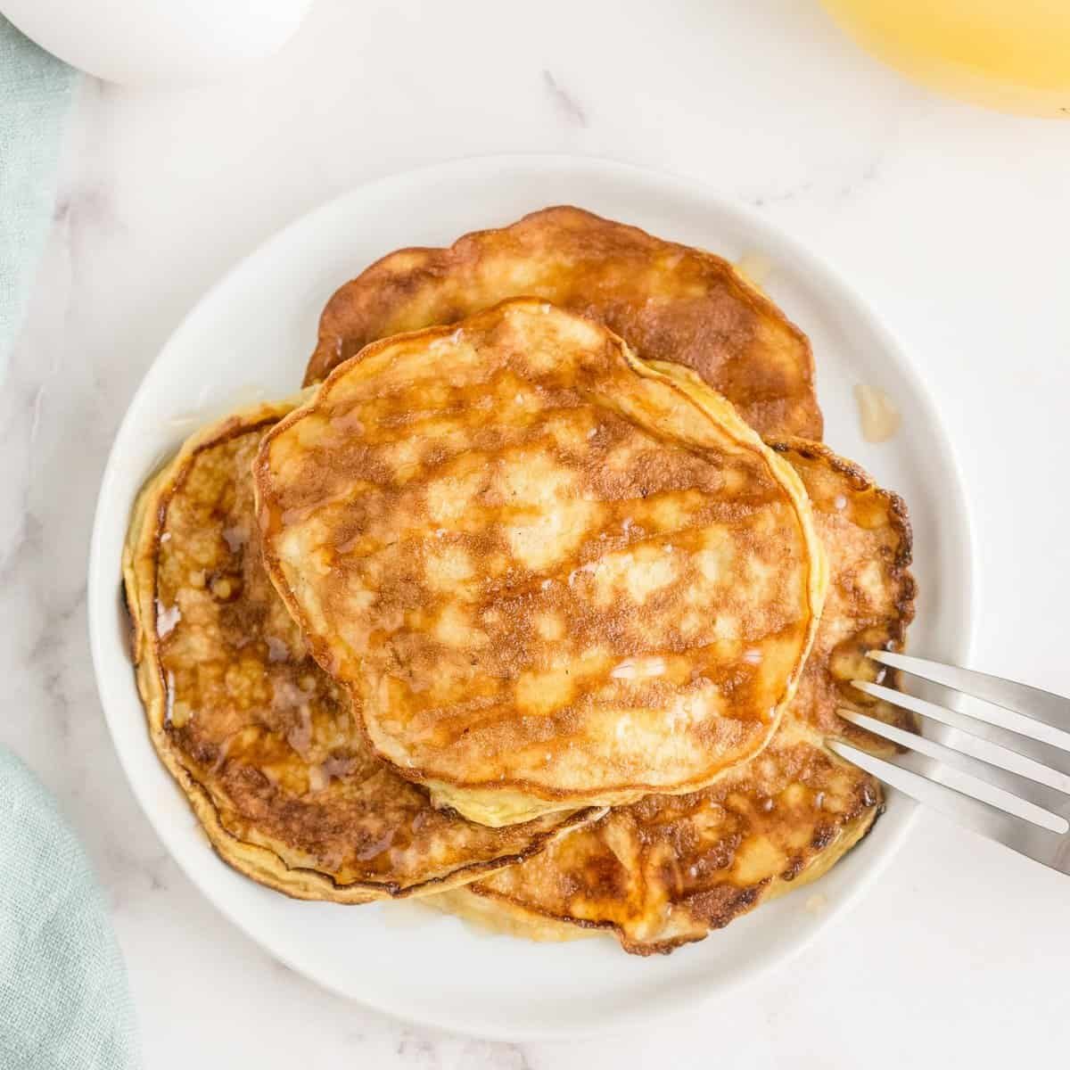 2 Ingredient Banana Pancakes (4 Variations!)