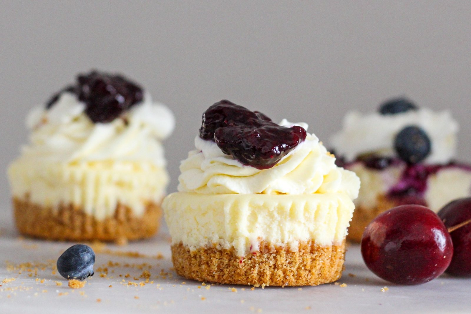 Mini Cheesecakes With Greek Yogurt & Blueberry Compote - Ritzy Mom