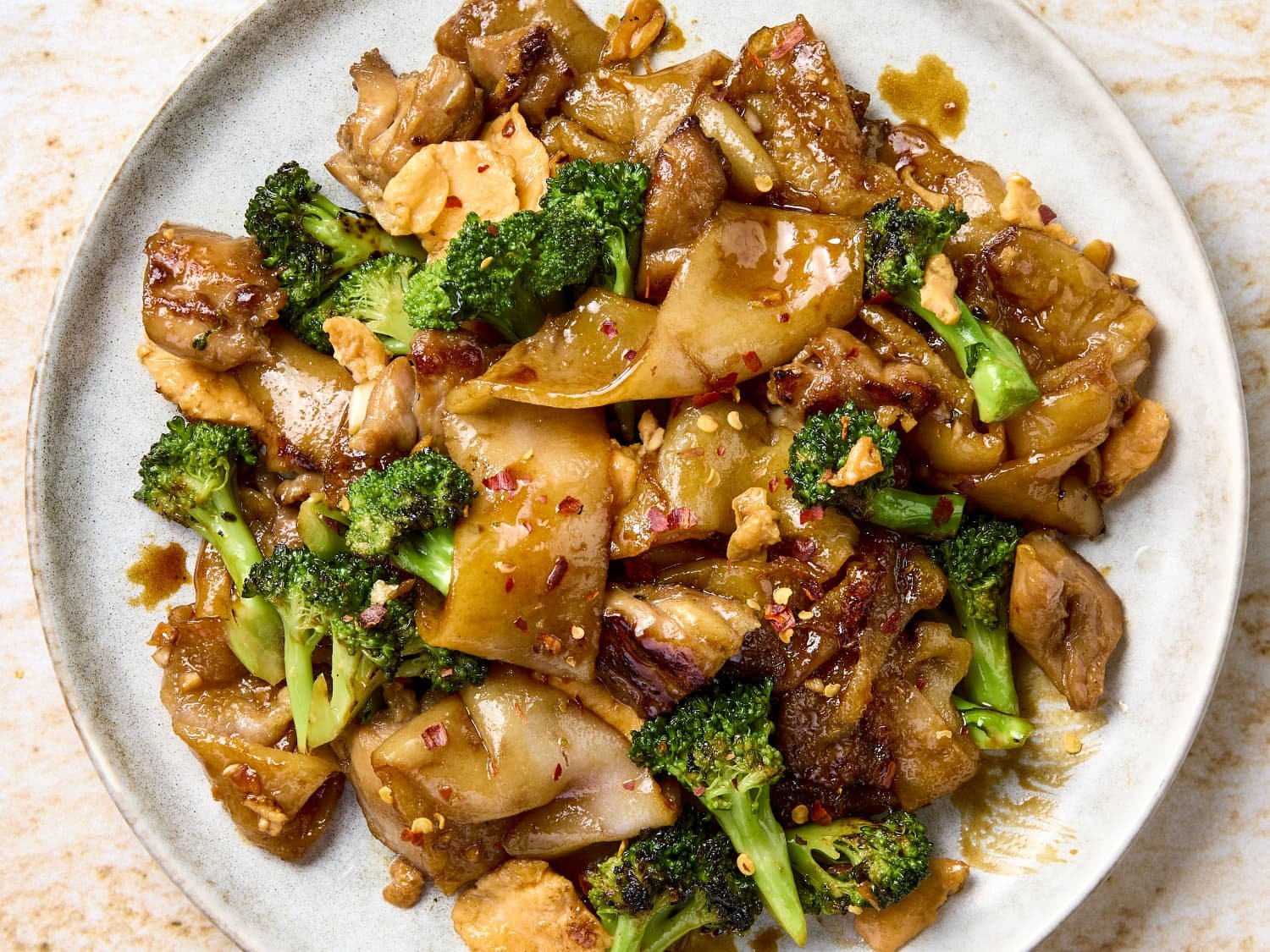 Pad See Ew (Thai Stir-Fried Soy Sauce Noodles)