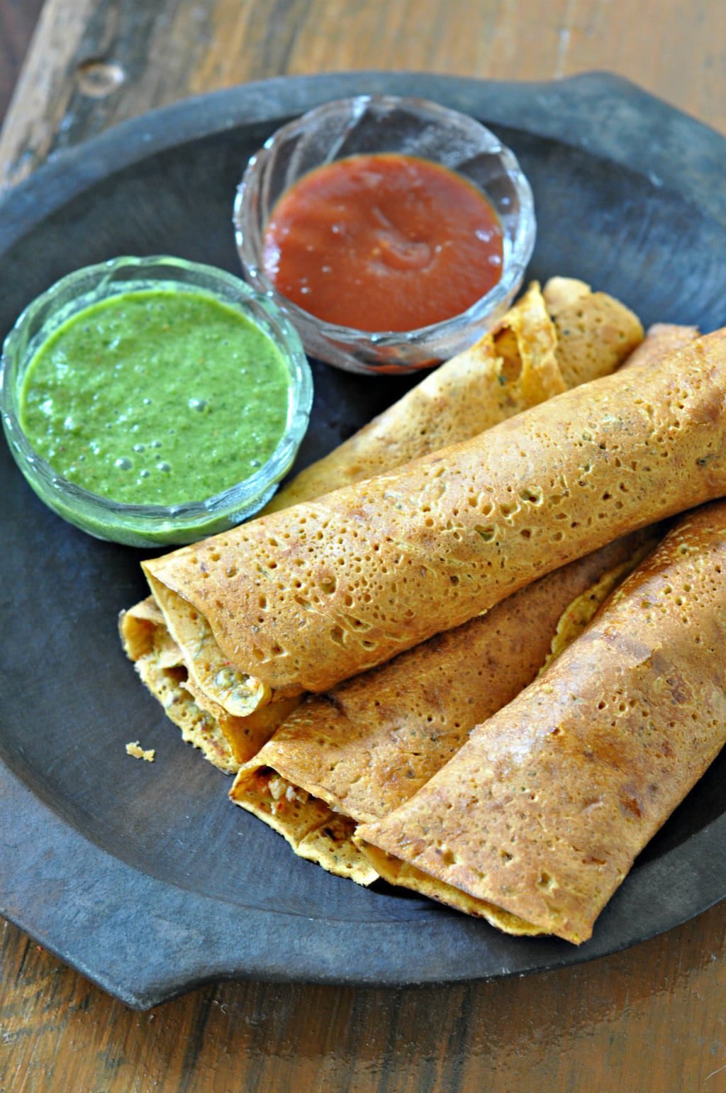 Paneer Stuffed Besan Chilla (Stuffed Savory Lentil Crepes) | sinamontales
