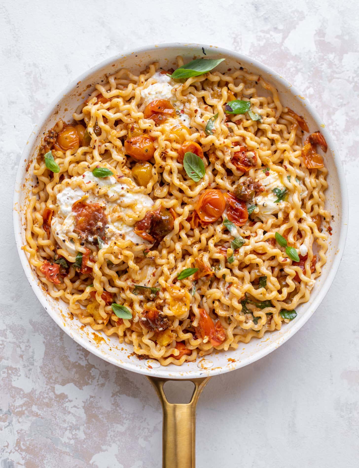 Burst Tomato Burrata Pasta - Weeknight Burst Tomato Burrata Pasta