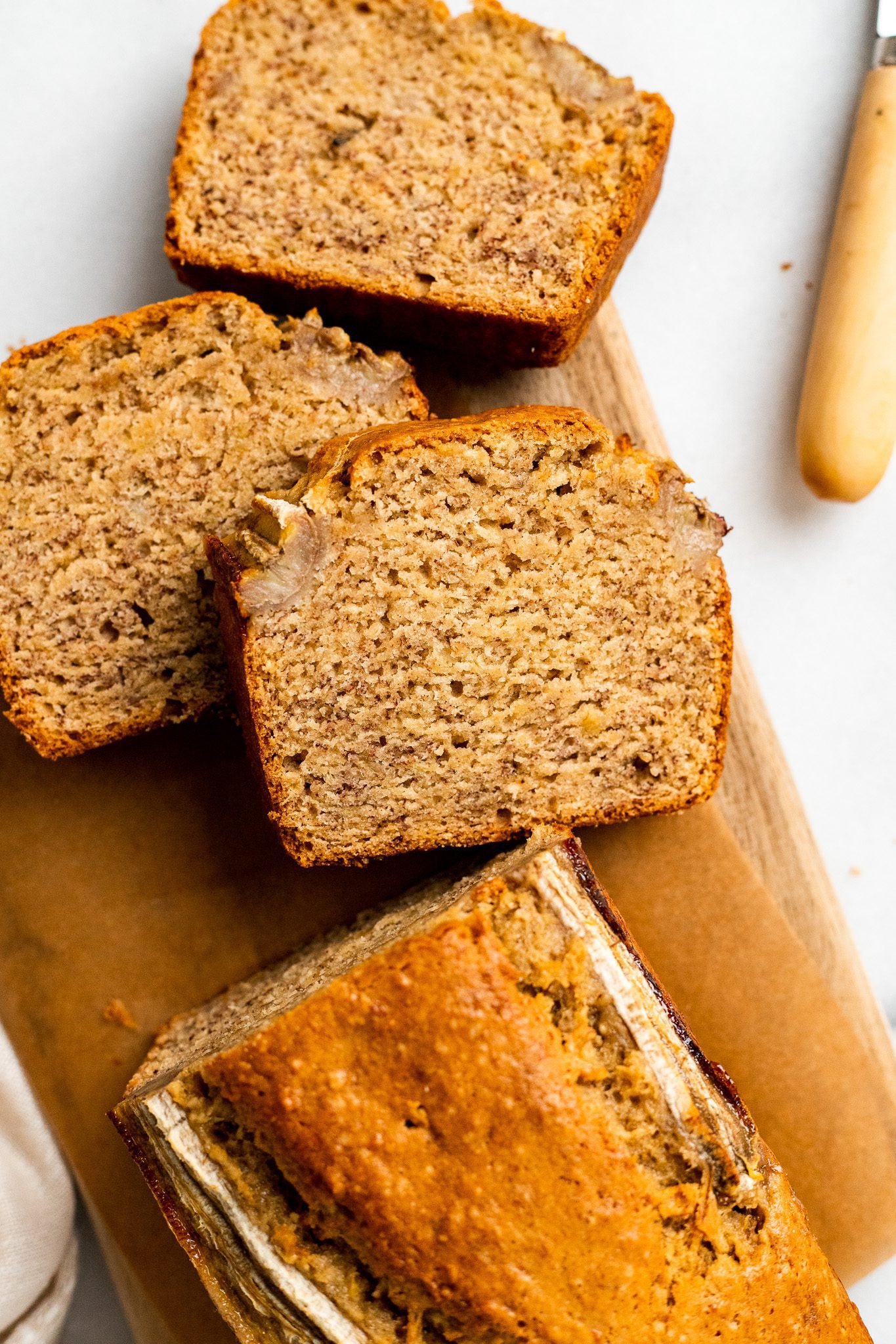 Moist & Fluffy Vegan Banana Bread Recipe (Gluten Free!)