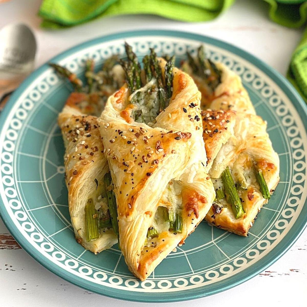 Asparagus Puff Pastry Bundles