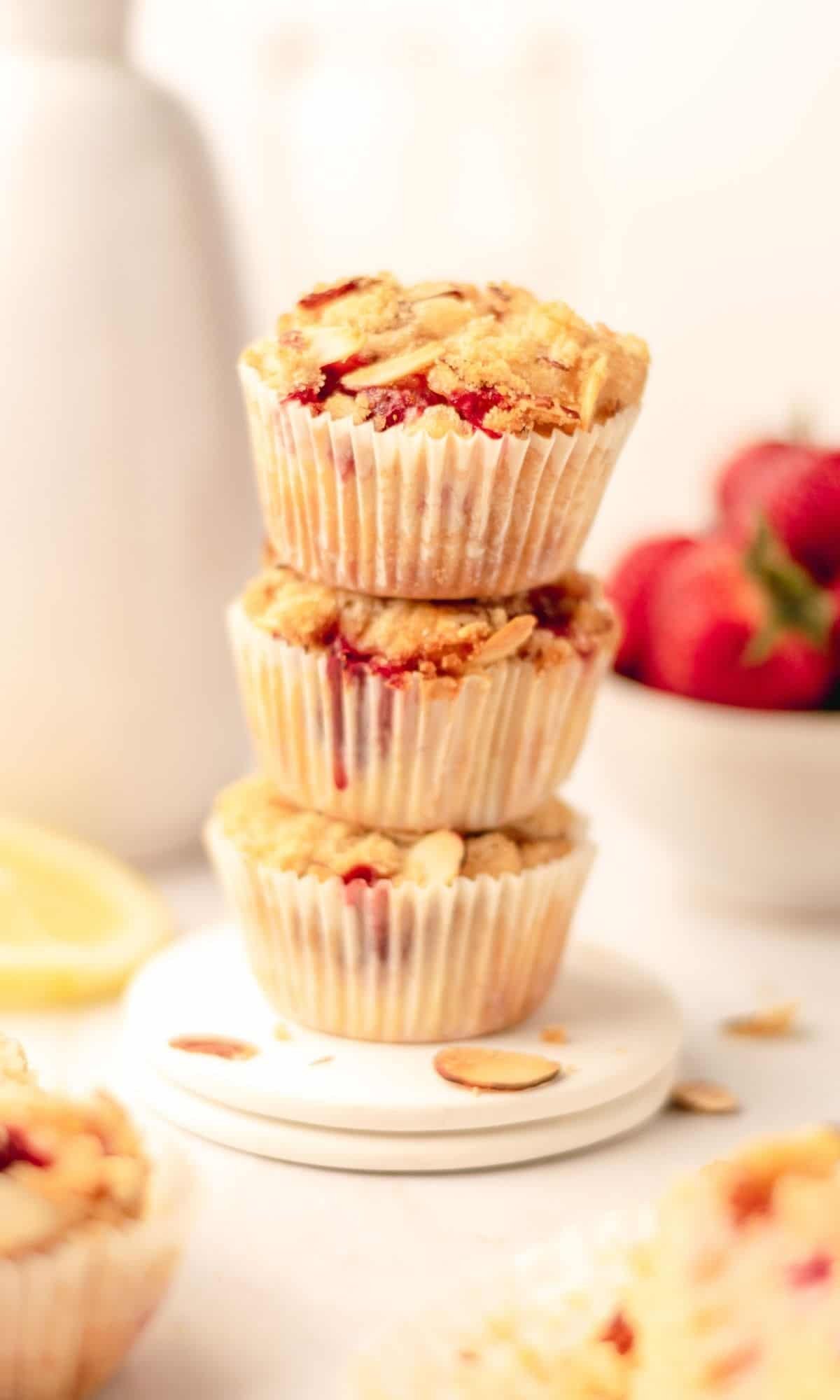 Easy Strawberry Lemon Muffins with Crumb Topping – Hey, Snickerdoodle!