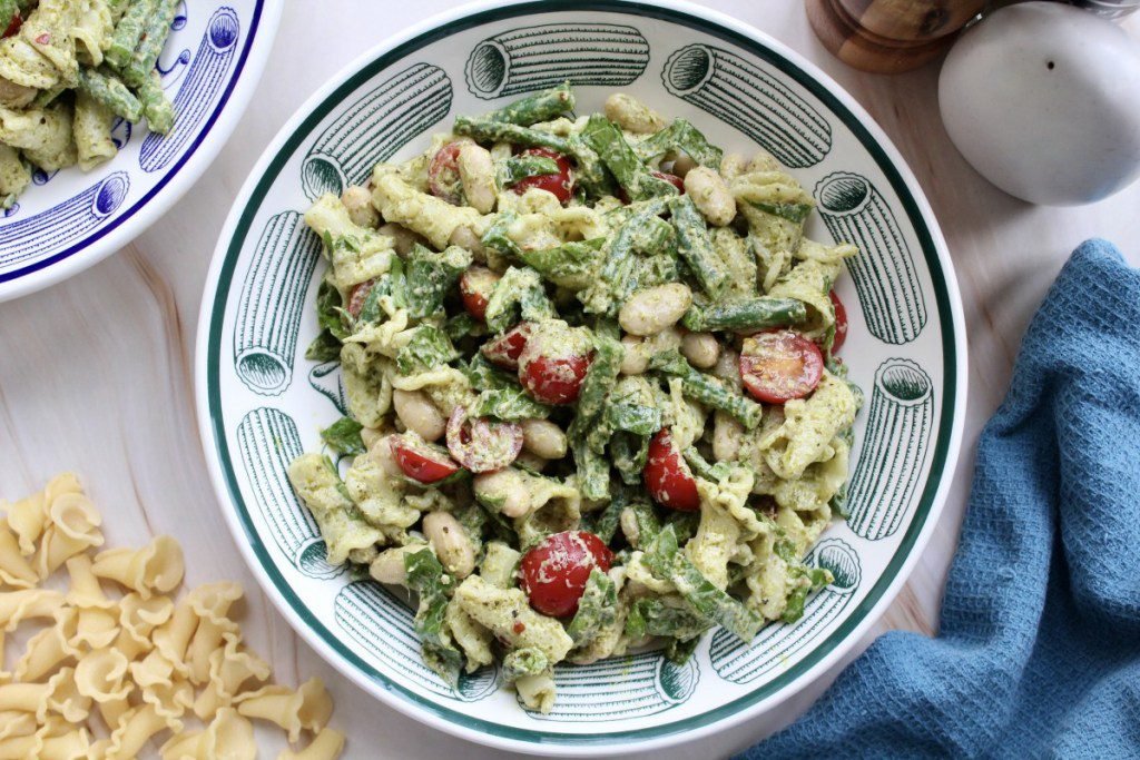 Creamy Pesto Pasta Salad -