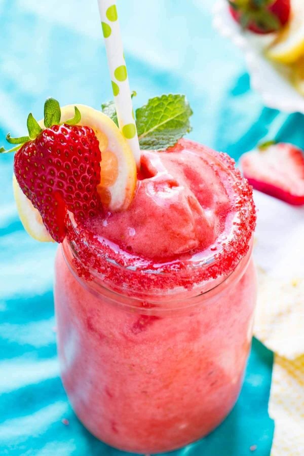 Frozen Strawberry Lemonade in 2 minutes