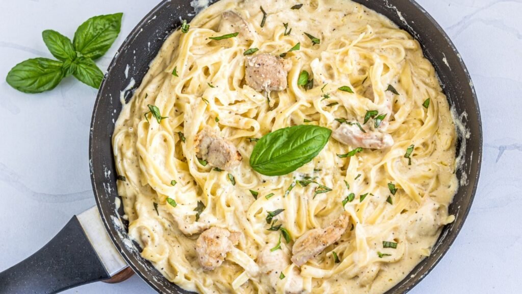 One Pot Chicken Alfredo Pasta