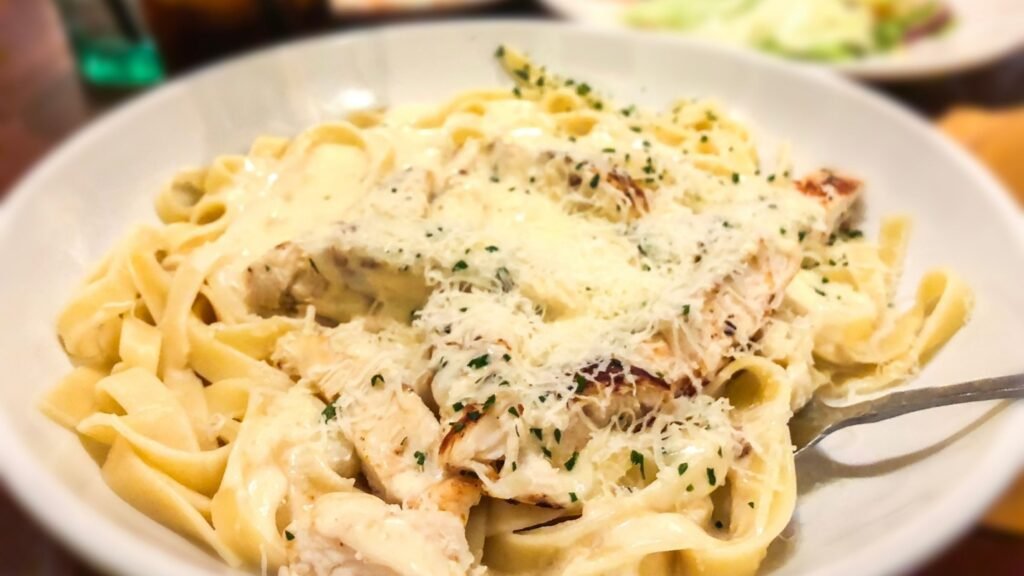 One Pot Chicken Alfredo Pasta cOOKed