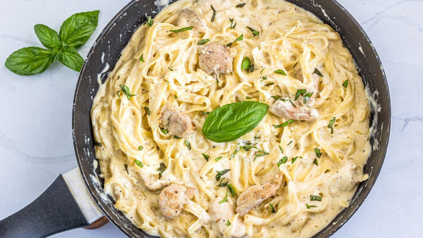 One Pot Chicken Alfredo Pasta